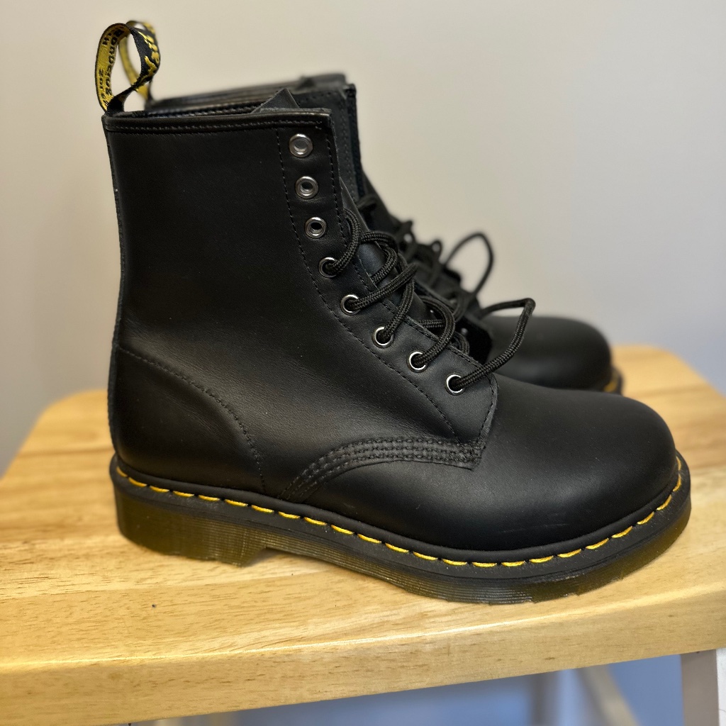 1460 Smooth Leather Lace Up Doc Martens